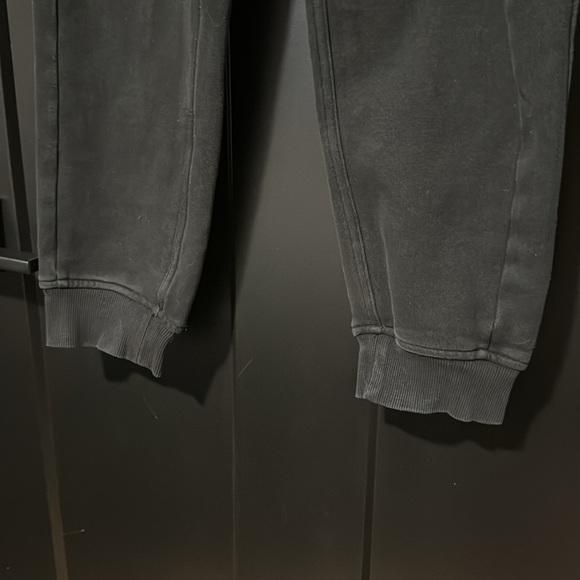 Lululemon Scuba Jogger
Black - Picture 6 of 12